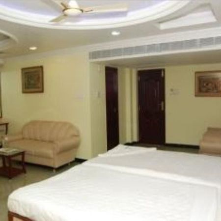 Shri Perumal Inn 蓬蒂切里 外观 照片